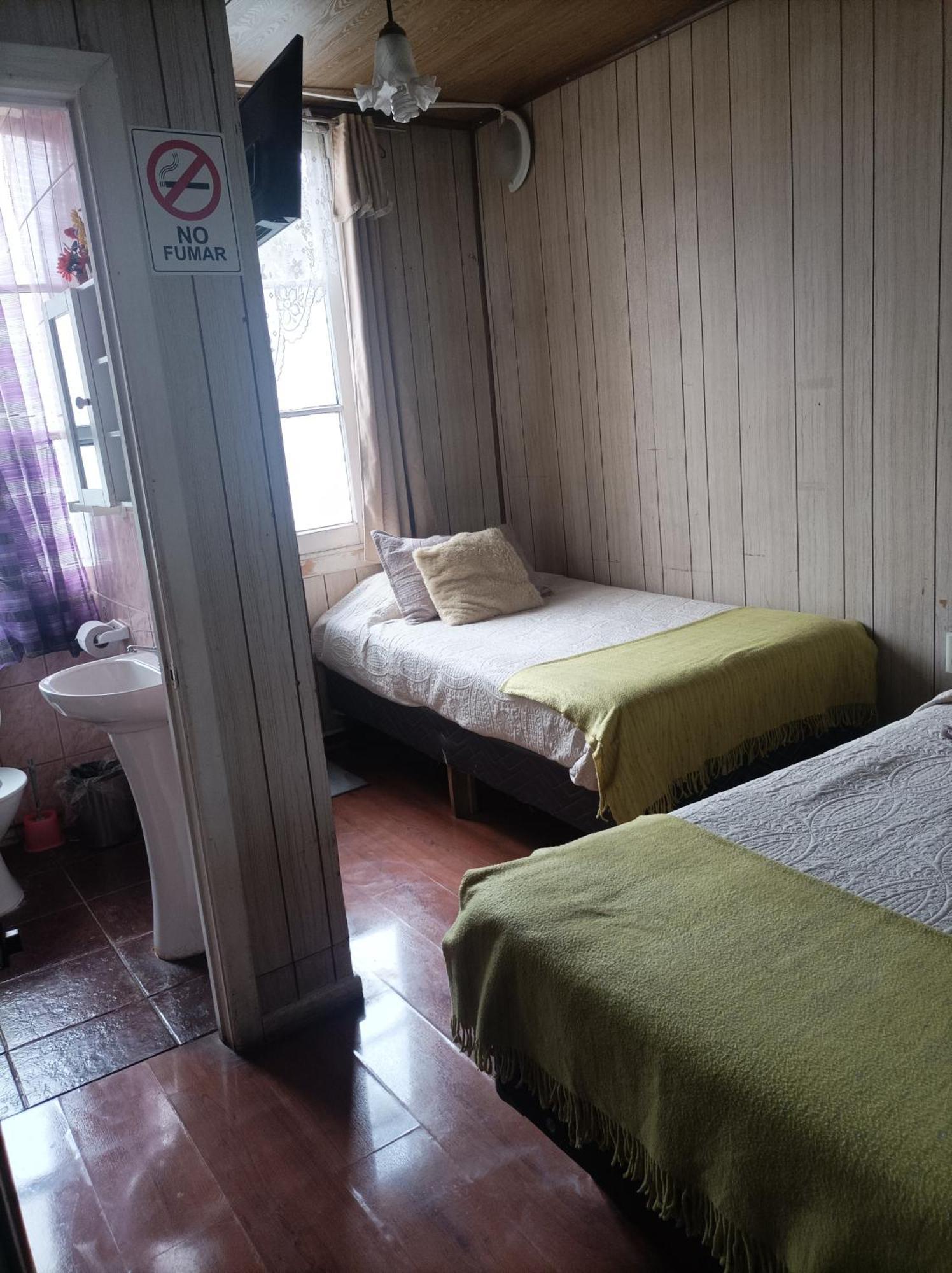 Alojamiento Familiar Rey Bed and Breakfast Punta Arenas Exteriör bild