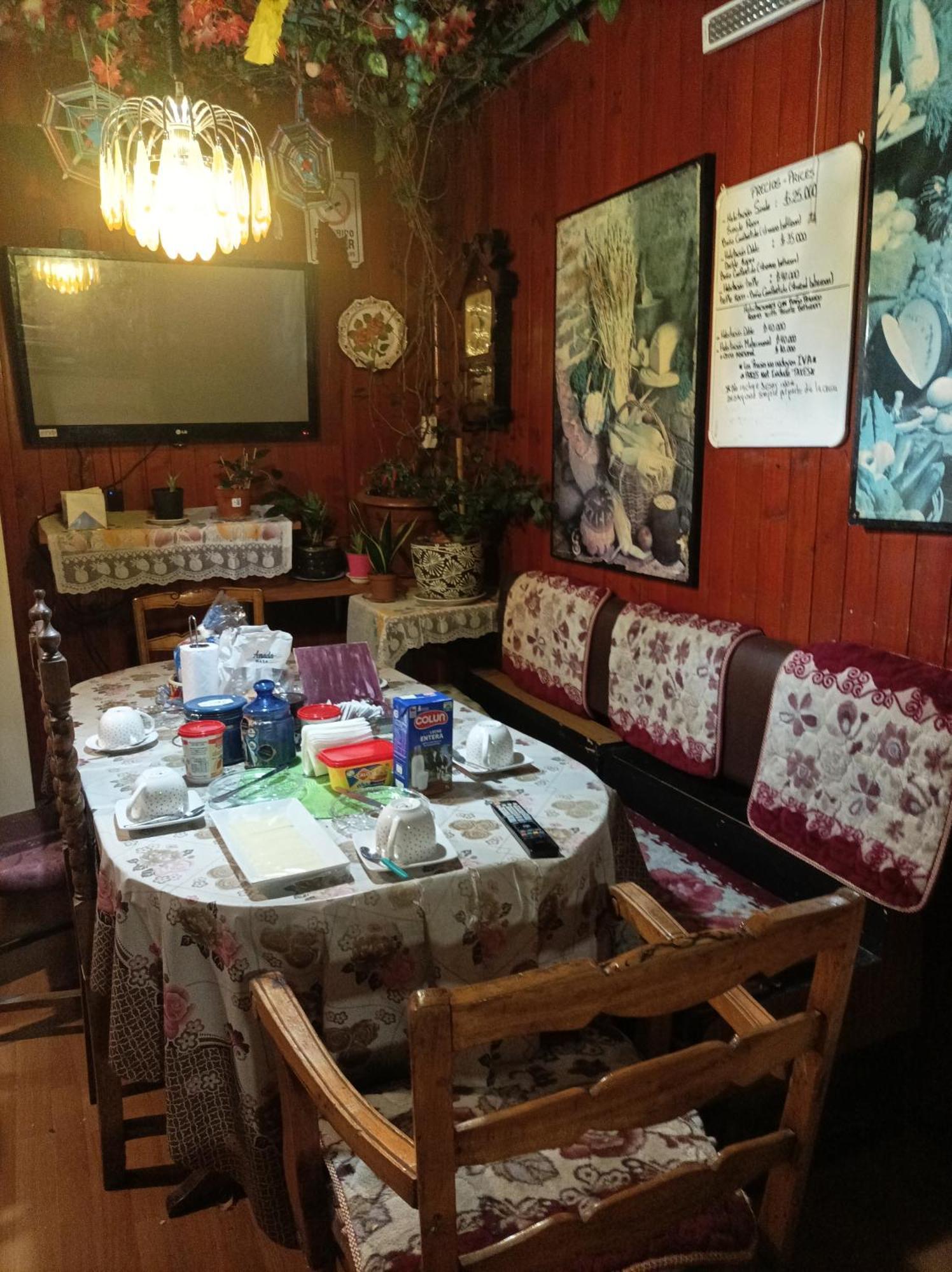 Alojamiento Familiar Rey Bed and Breakfast Punta Arenas Exteriör bild